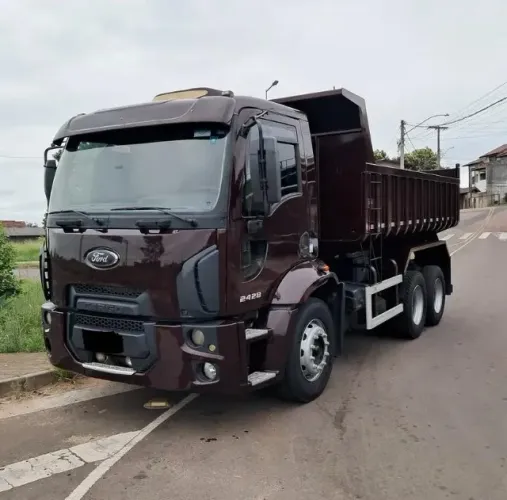 Ford cargo 2428 6x2 2012 único dono