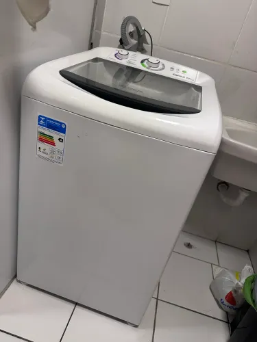 Vendo máquina de lavar 1 ano de uso