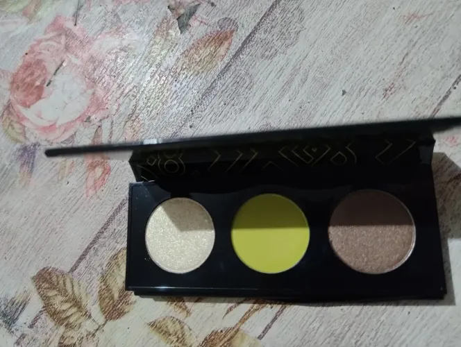 Paleta de sombras lume avon