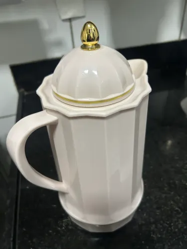 Garrafa de café bege lyor