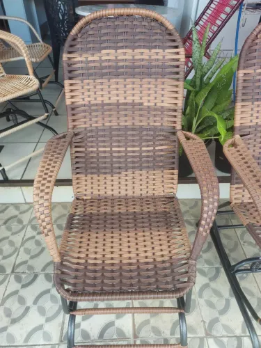 Cadeira de balanço de fibra sint nova