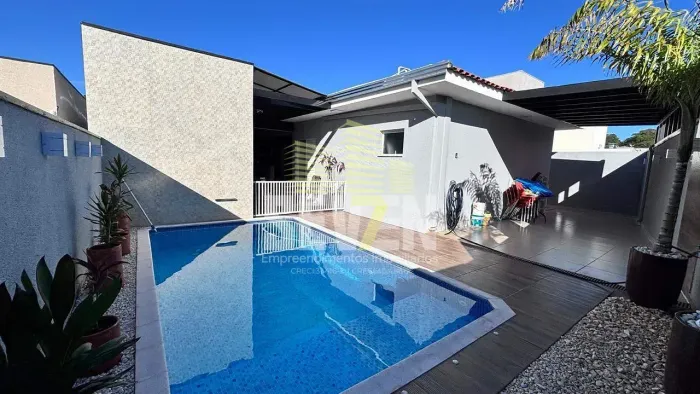 Casa à Venda no Vale Florido, Bauru 3 Suítes e Piscina - Piratiniga SP