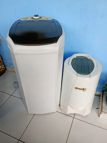 Tanquinho e uma centrífuga