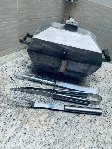 ? Churrasqueira bafo em alumínio fundido + kit utensílios inox ?