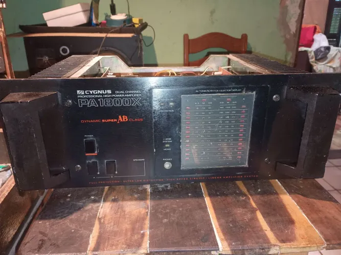 Amplificador pá 1800 cygnus