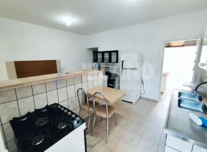 Casa para Alugar na Vila São José - 2 Dormitórios