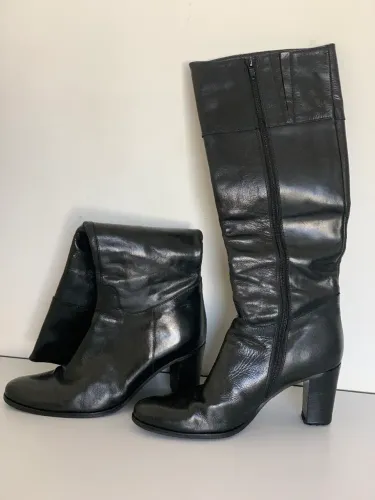 BOTA DE COURO FEMININA - TAMANHO 35