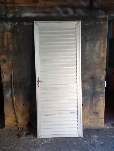 Porta de alumínio 