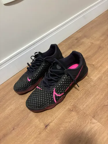 Vendo ou troco chuteira de futsal react gato, TAM: 40/41