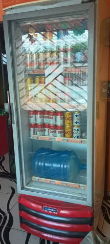 REFRIGERADOR EXPOSITOR VERTICAL DA METALFRIO