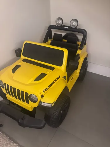 Carro elétrico Jeep amarelo infantil 
