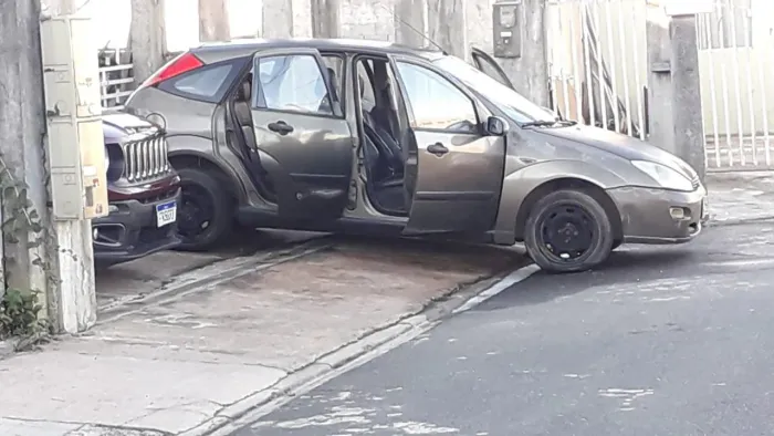 Ford Focus 1.8 16V 5P 2001