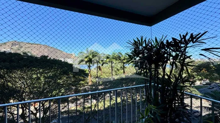 DOIS QUARTOS, COM VAGA NA ESCRITURA DE FRENTE PARA A LAGOA.
