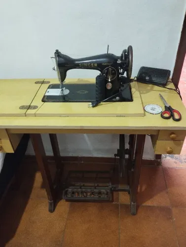 Máquina de costura Singer 15C