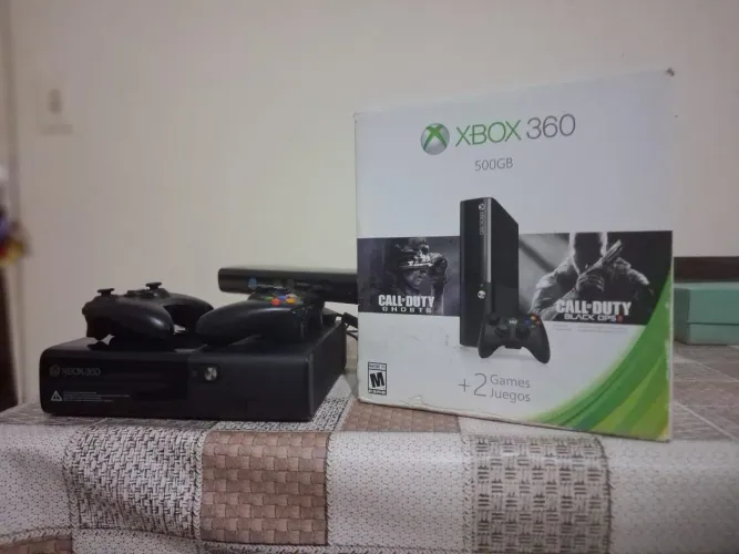 XBOX 360 500Gb DESBLOQUEADO 2 CONTROLES + KINECT