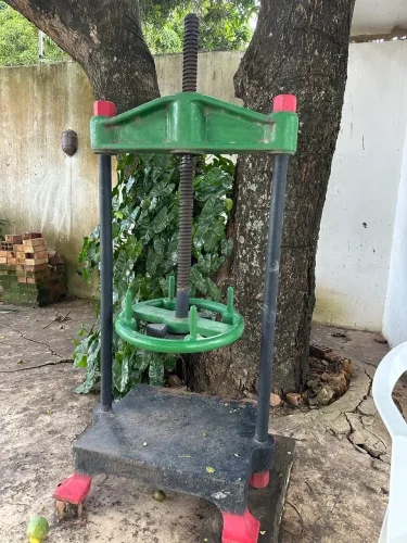 Vendo uma prensa manual