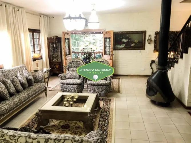 Sobrado à venda no bairro Jardim das Palmeiras (Zona Sul) Jaceguava