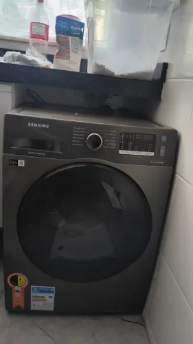 Vende se lava e seca Samsung 11 kg 1 ano de uso garantia até setembro