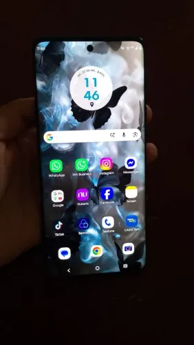Motorola Moto Edge 40 neo 256GB<br>Acompanha capa e carregador<br>Não troco.<br>R$500