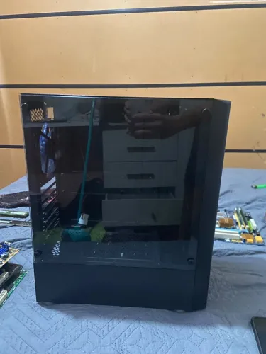 Gabinete Gamer com lateral de vidro