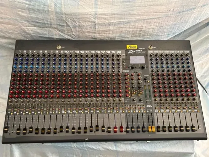 Peavey 32FX Master 32 Canais Com FX - Liga (No Estado)