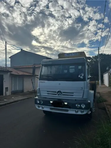 Caminhão 1418 com Munck 30