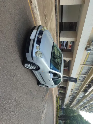 Volkswagen Polo Sedan 1.6 MI Total Flex 8V 4P 2005