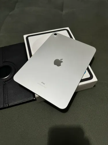 iPad 10 64gb silver! Aceito cartão até 12x.
