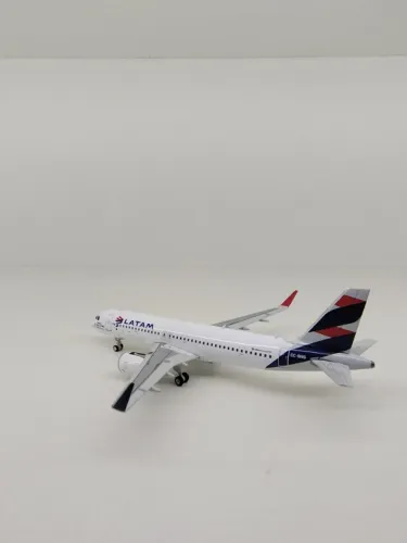 Phoenix 1:400 Latam Chile Airbus A320neo