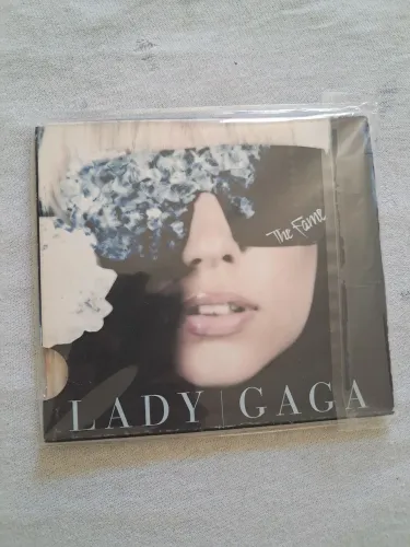 Cd the fame lady gaga