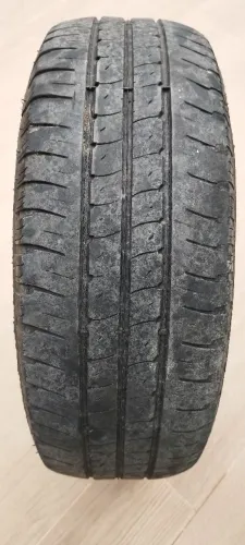 Pneu R17 215/60