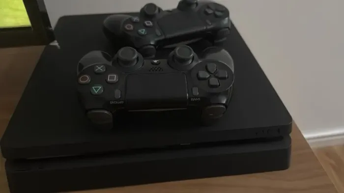 PS4