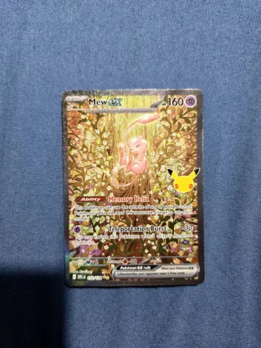 Carta de Pokemon 30 anos Mew ex (ingles)