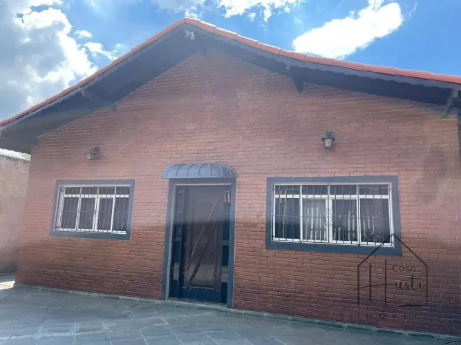 Casa com Piscina e Lareira à Venda 3 dorm. sendo 1 suíte - Bairro Belverde, Vargem Grande