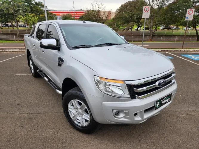 Ford Ranger XLT 2.5 16V 4X2 CD Flex 2014