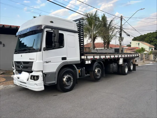 Mb Atego 3030 ano 2021 4ºeixo lindo