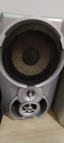 caixas de ssom tenho 3  caixas  30 cada uma grande 45.