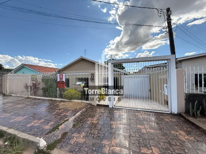 Locação - Casa com 3 suítes, 3 vagas de garagem, Churrasqueira, 185m², Contorno.