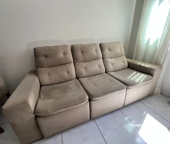 Sofá Retrátil e Reclinável