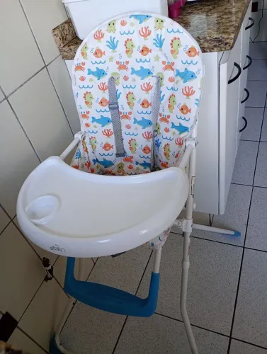 Cadeirinha de alimentação 