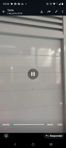 Portão de garagem de alumínio branco