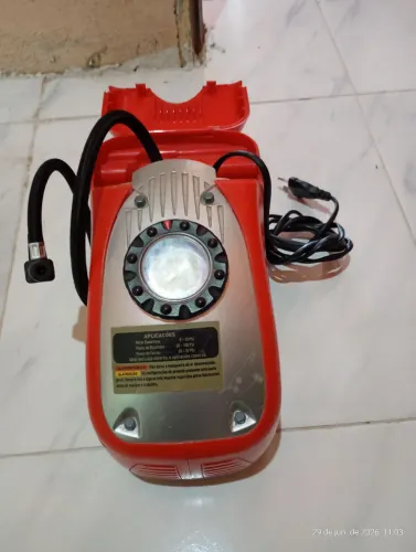 Compressor portátil Black & Decker para encher pneu de veículos