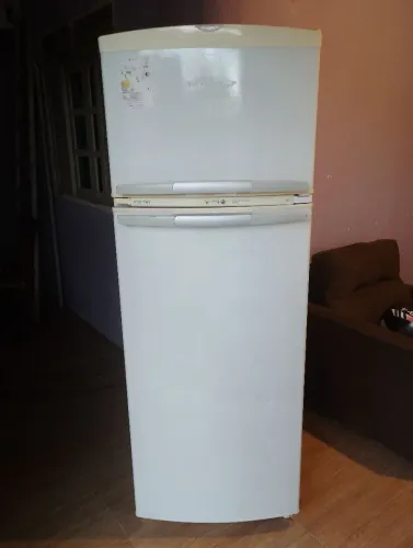 Vendo geladeira Brastemp