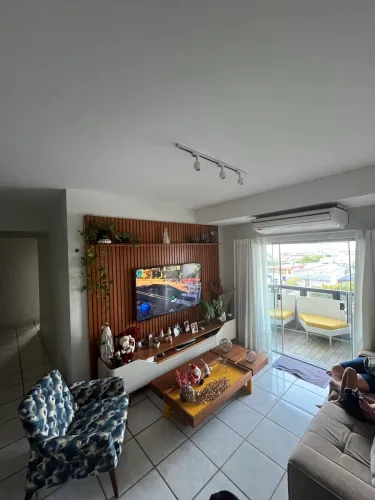 Apartamento Grande 1 suíte + 2 quartos em área privilegiada