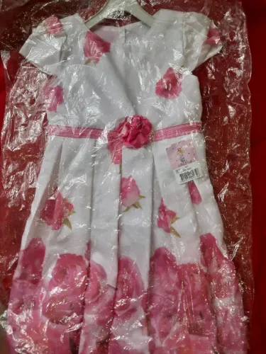 Roupas infantis de diversos tamanhos 