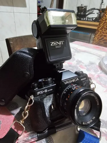 Câmera fotográfica Yashica