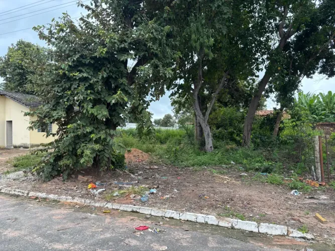 LOTE EM ARUANÃ-GO / 360 m2