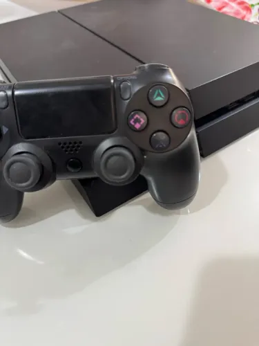 PlayStation 4 | 2 controles e jogos