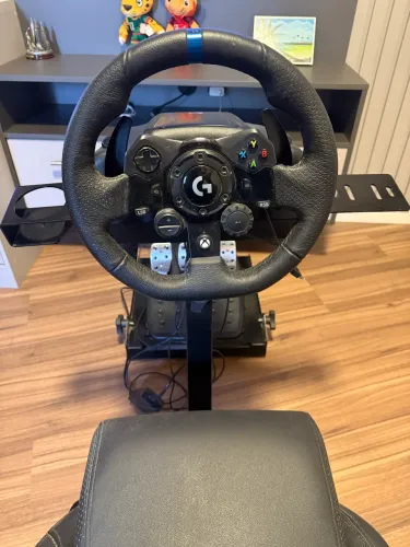 Volante com pedais logitech g923