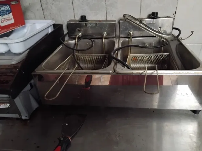 Chapa pra lanche,mesa inox e embalagens pra lancge